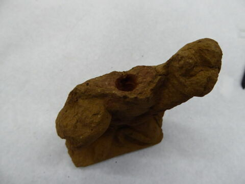 figurine d'Harpocrate phallique ; figurine d'Harpocrate au pot ; figurine d'Harpocrate à la corne d'abondance, image 3/3