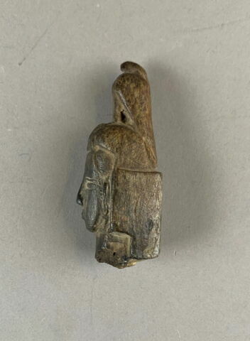 statue, image 2/2