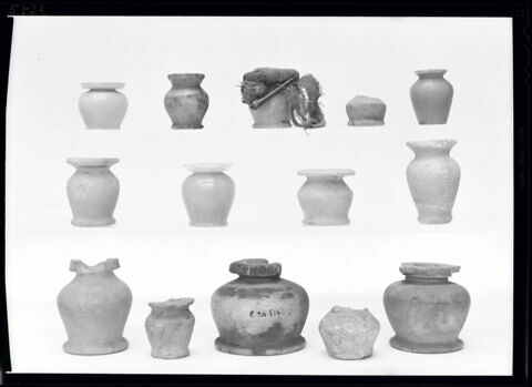 pot à kohol ; vase miniature, image 3/3