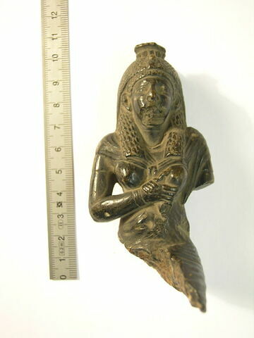 figurine d'Isis allaitant, image 1/1