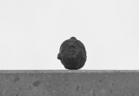 figurine ; extrémité de collier, image 2/4