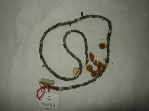 collier ; perle sphérique ; perle rondelle ; perle cylindrique, image 1/1
