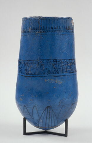 vase ; situle à fond floral, image 3/10