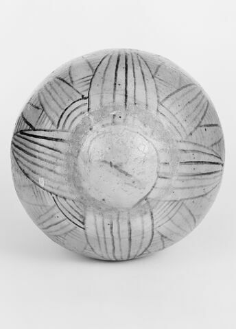 vase ; situle à fond floral, image 8/10