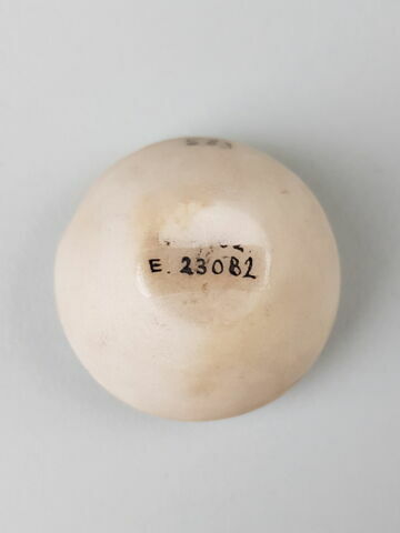 coupelle à lèvre surélevée, image 2/3