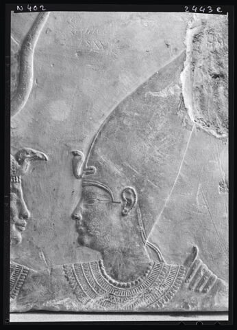 montant de porte ; relief mural, image 6/7