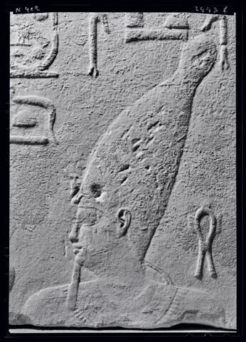 montant de porte ; relief mural, image 7/7