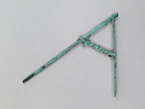 houe à soc étroit ; simulacre