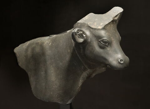 statue, image 3/3