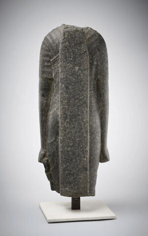 statue, image 2/5