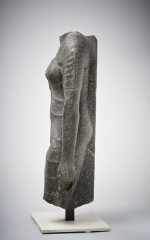 statue, image 3/5