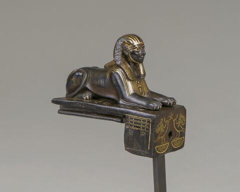 figurine ; élément de meuble  ; serrure, image 6/12