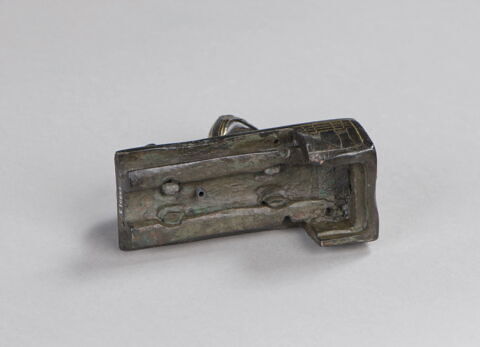 figurine ; élément de meuble  ; serrure, image 11/12