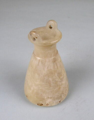 vase ; situle carénée, image 3/4