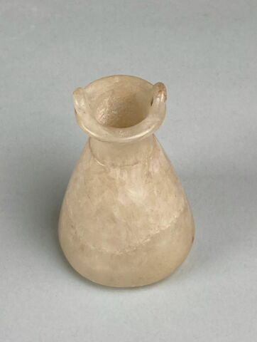 vase ; situle carénée, image 2/4