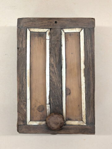 coffret ; coffre rectangulaire à pieds ; avec contenu, image 2/10