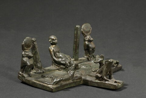 figurine ; table d'offrandes, image 3/3