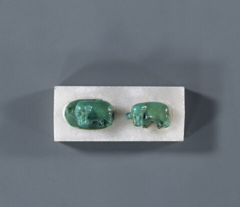 figurine, image 2/2