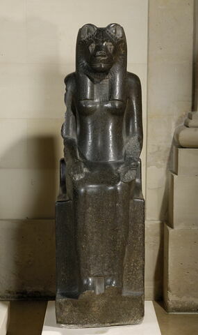 statue, image 2/7