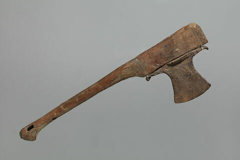 hache ; lame de hache à bords concaves et tenons repliés ; simulacre, image 2/3