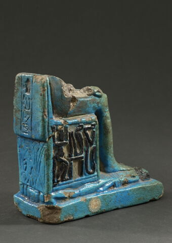 statue, image 3/3