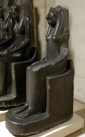 statue, image 3/6
