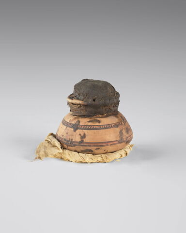 jarre biconique ; vase ; couvercle de vase ; support de vase ; avec contenu