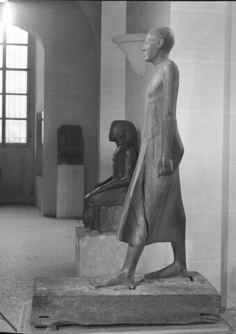 statue, image 2/3