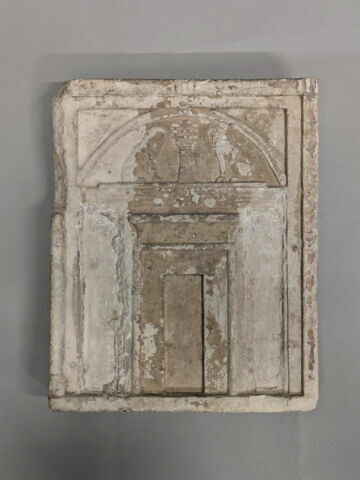 stèle rectangulaire