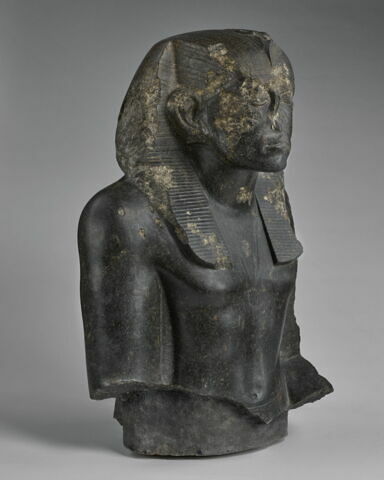 statue, image 5/8