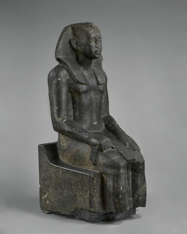 statue, image 5/10