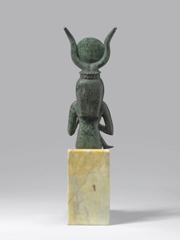 figurine d'Isis allaitant, image 3/7