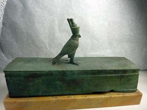 sarcophage de faucon ; figurine