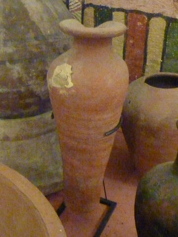 vase, image 2/2