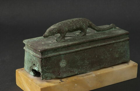 figurine ; sarcophage d'animal, image 1/2