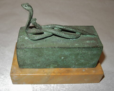 sarcophage de serpent, image 2/3