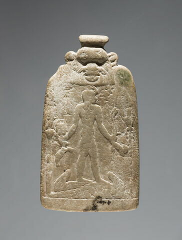 stèle d'Horus ; amulette, image 1/2