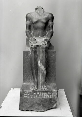 statue, image 1/6