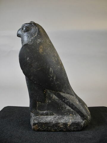 statue, image 3/5