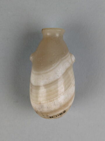 vase, image 3/4