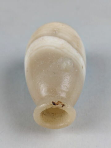 vase, image 2/4