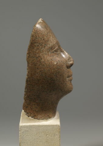 statue, image 3/4
