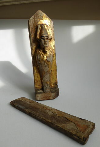 figurine d'Osiris à l'obélisque, image 2/4