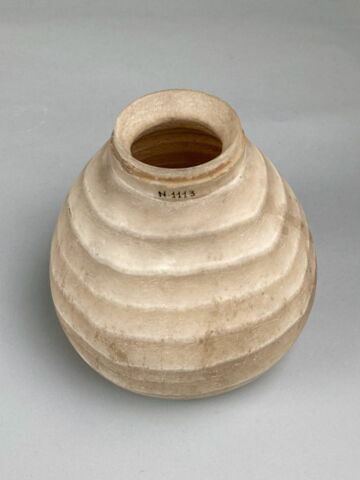 pot, image 3/3