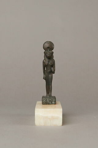 figurine, image 2/10