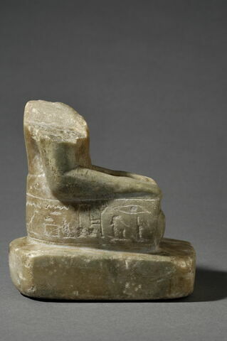 statue de scribe assis en tailleur, image 5/11