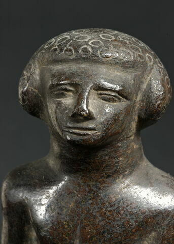 statue, image 4/8