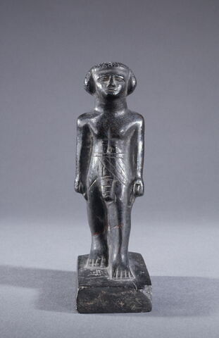 statue, image 7/8