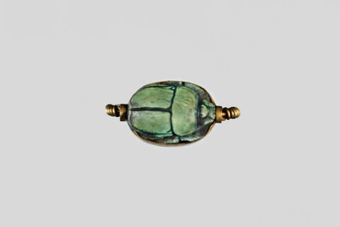 bague en anneau à extrémités enroulées ; bague à chaton mobile ; bague à chaton cerclé ; scarabée, image 2/5