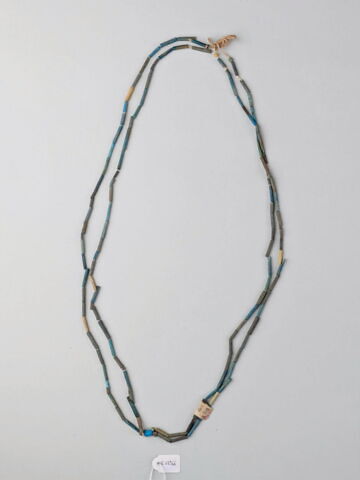 collier à 2 rangs ; perle tubulaire